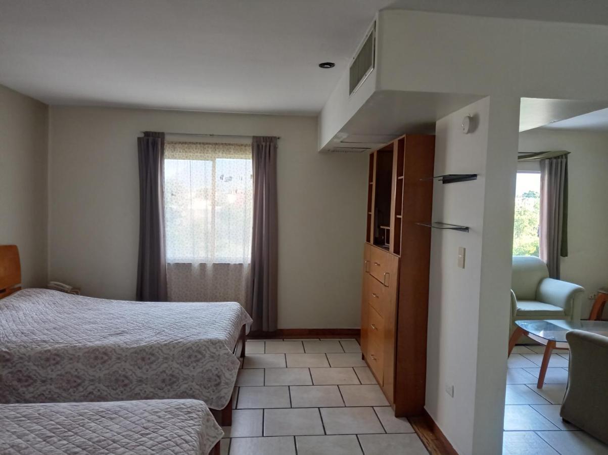 Confort Ejecutivo Suites Lindavista Guadalupe  Bagian luar foto