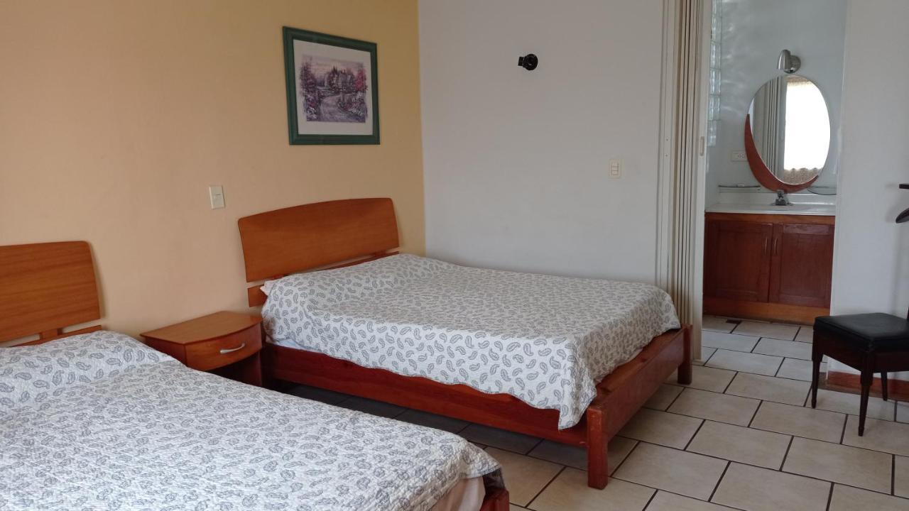Confort Ejecutivo Suites Lindavista Guadalupe  Bagian luar foto