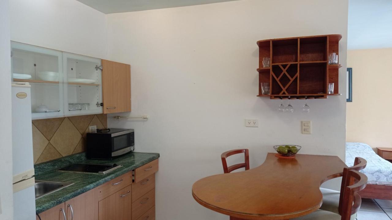 Confort Ejecutivo Suites Lindavista Guadalupe  Bagian luar foto