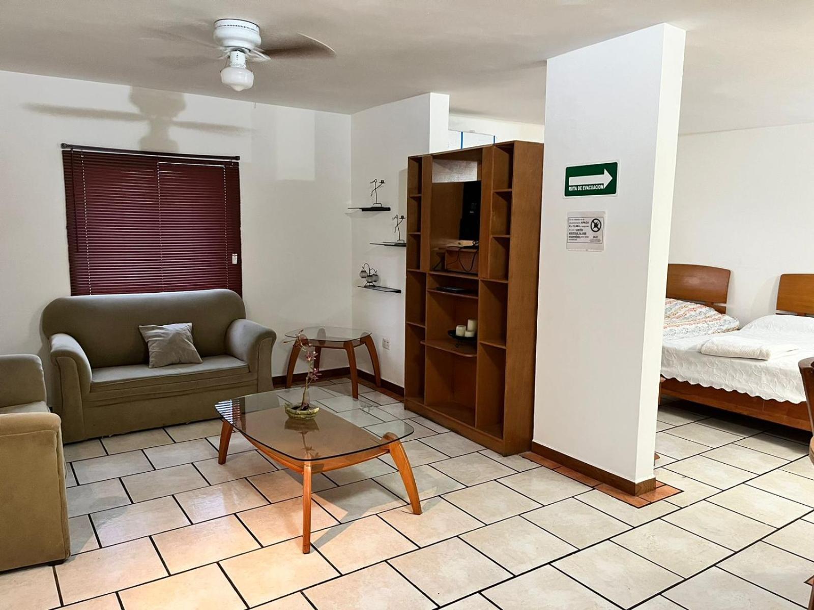 Confort Ejecutivo Suites Lindavista Guadalupe  Bagian luar foto